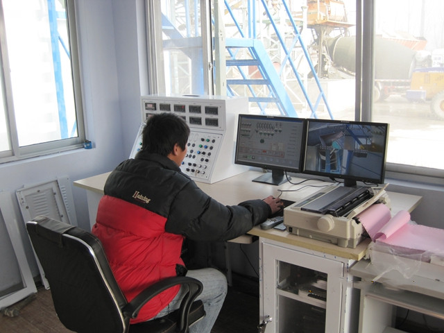 混凝(níng)土攪拌(bàn)站水泥(ní)倉和控(kong)制系統(tong)的維護(hù)和保養(yang)