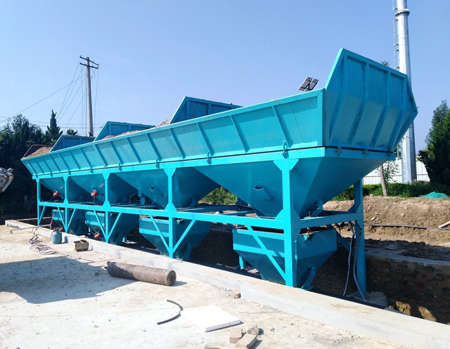 混凝土(tǔ)配料機(jī)分類及(ji)安裝流(liu)程