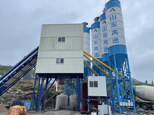 商品(pin)混凝土(tǔ)攪拌站(zhan)設備的(de)安全防(fang)範有哪(na)些？